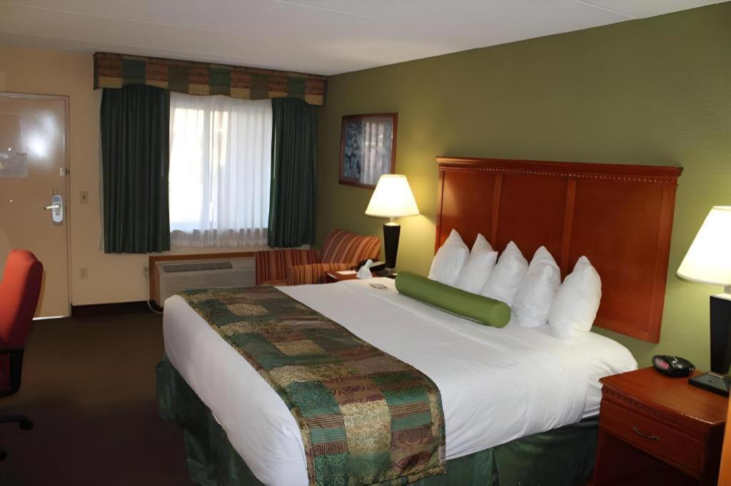 Best Western Shelbyville Inn And Suites Celebration Inn Exterior foto