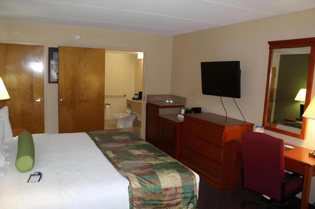 Best Western Shelbyville Inn And Suites Celebration Inn Exterior foto