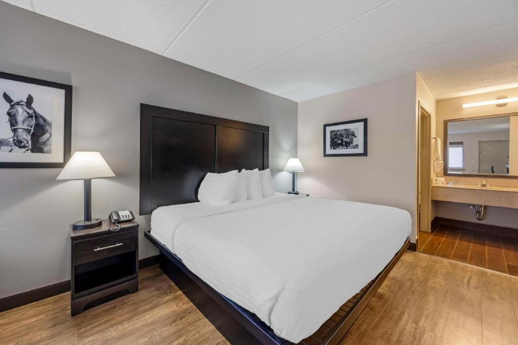 Best Western Shelbyville Inn And Suites Celebration Inn Exterior foto