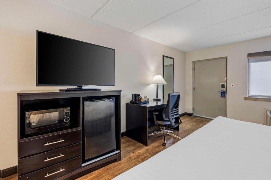 Best Western Shelbyville Inn And Suites Celebration Inn Exterior foto
