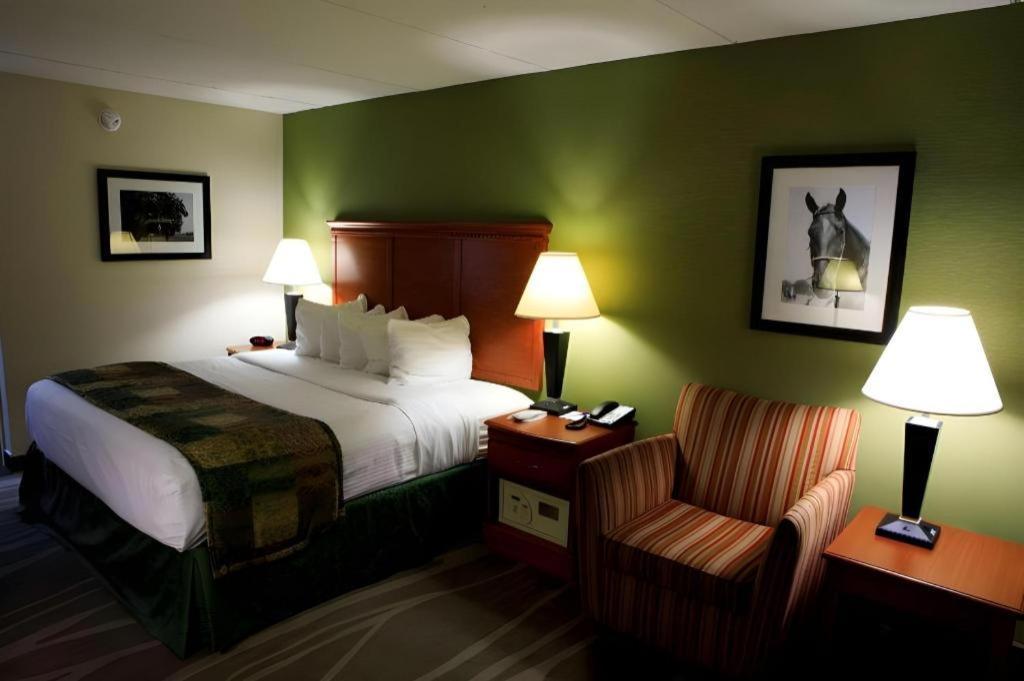Best Western Shelbyville Inn And Suites Celebration Inn Exterior foto